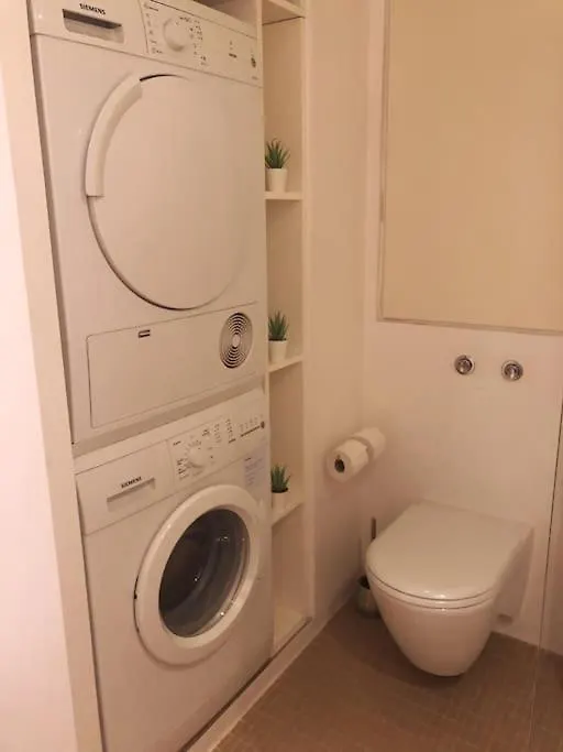 1 Bedroom Copenhagen Designer Flat 0*,  Dánsko